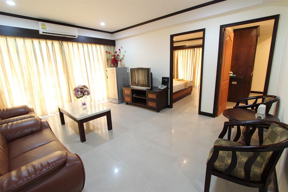 Miloft Sathorn Hotel - Sha Plus Certified Bangkok Luaran gambar A typical apartment