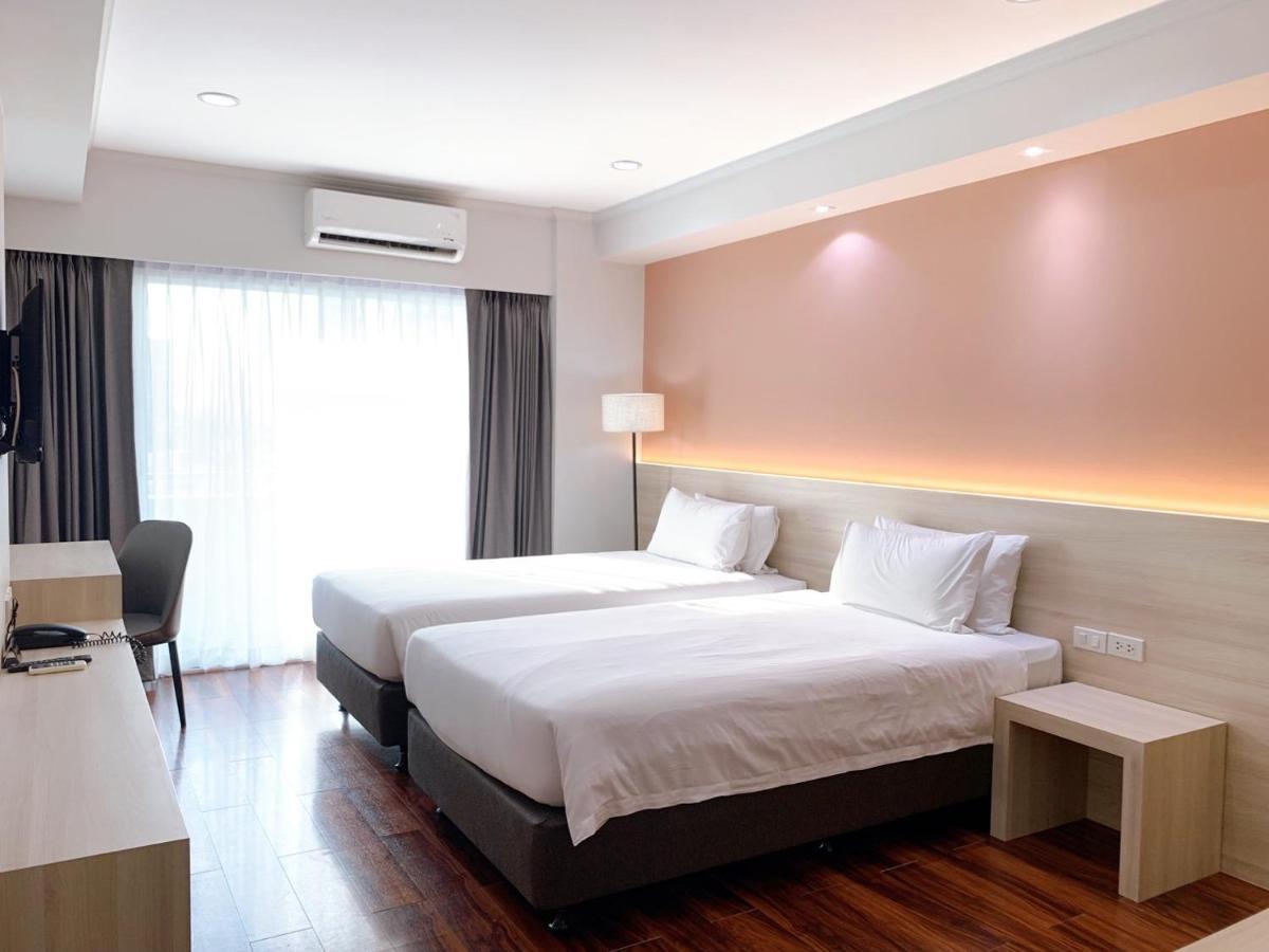 Miloft Sathorn Hotel - Sha Plus Certified Bangkok Luaran gambar Deluxe Room