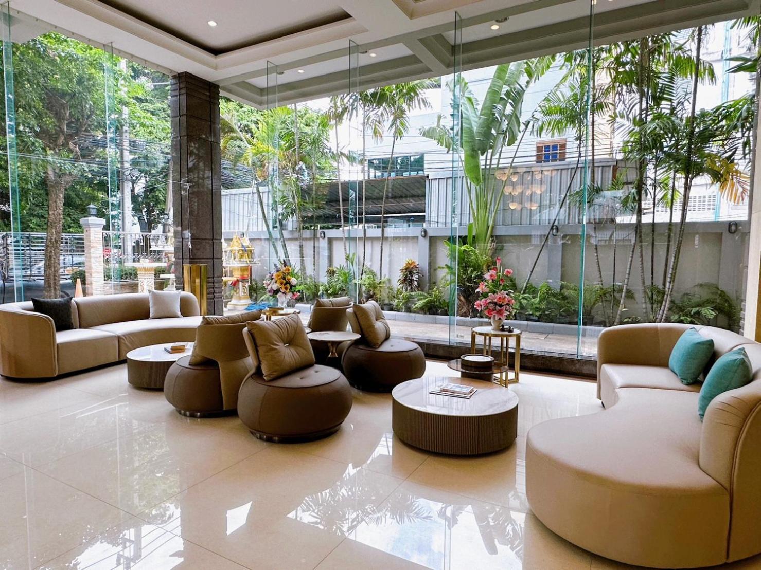 Miloft Sathorn Hotel - Sha Plus Certified Bangkok Luaran gambar Lobby