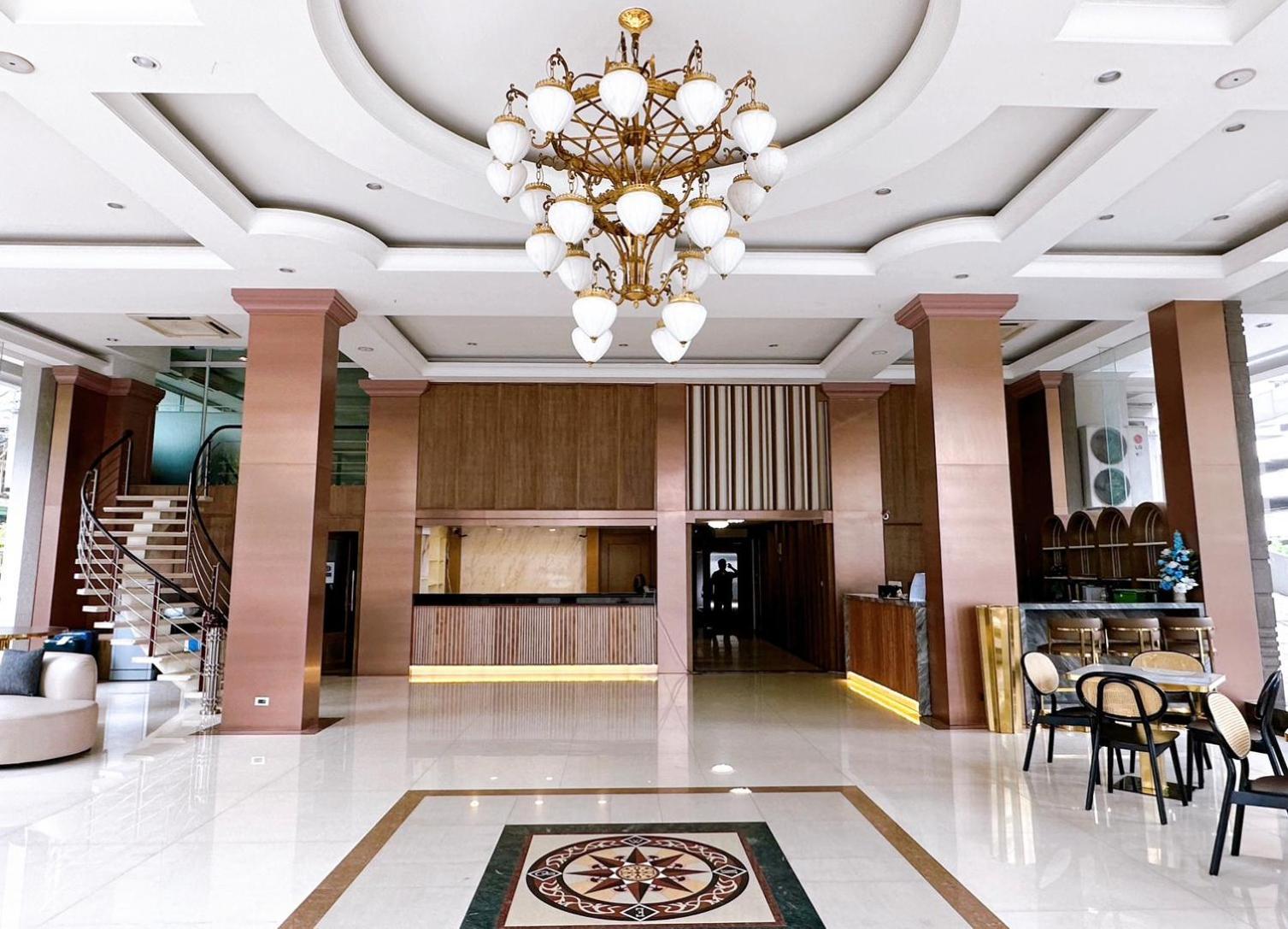 Miloft Sathorn Hotel - Sha Plus Certified Bangkok Luaran gambar Lobby